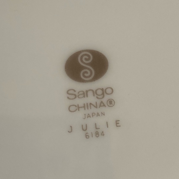 Sango China Japan JULIE 5 round dinner plates 10.5 inch gray floral pattern - Picture 8 of 10